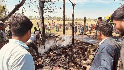 मोरङमा आगलागीमा परेर एक बालिकाको मृत्यु, ८ घर जले*