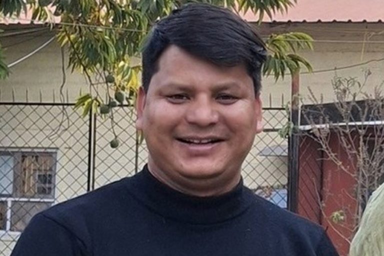 प्रचण्डको तस्वीर जलाउने राप्रपाका युवा नेता पक्राउ