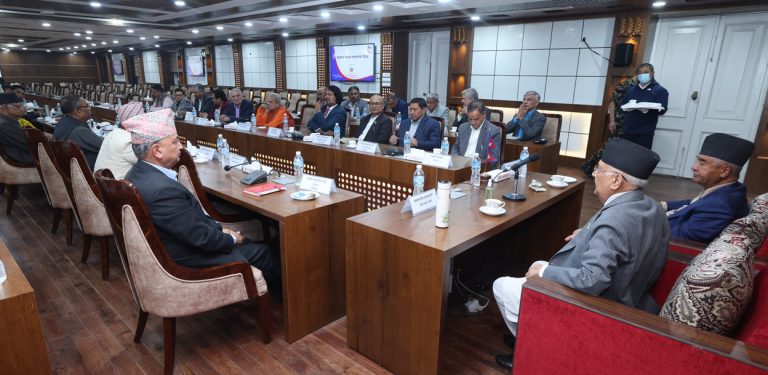गणतन्त्र पक्षधरको बैठकमा बाबुराम- ज्ञानेन्द्रलाई बयान लिएर कारबाही गर्नुपर्छ