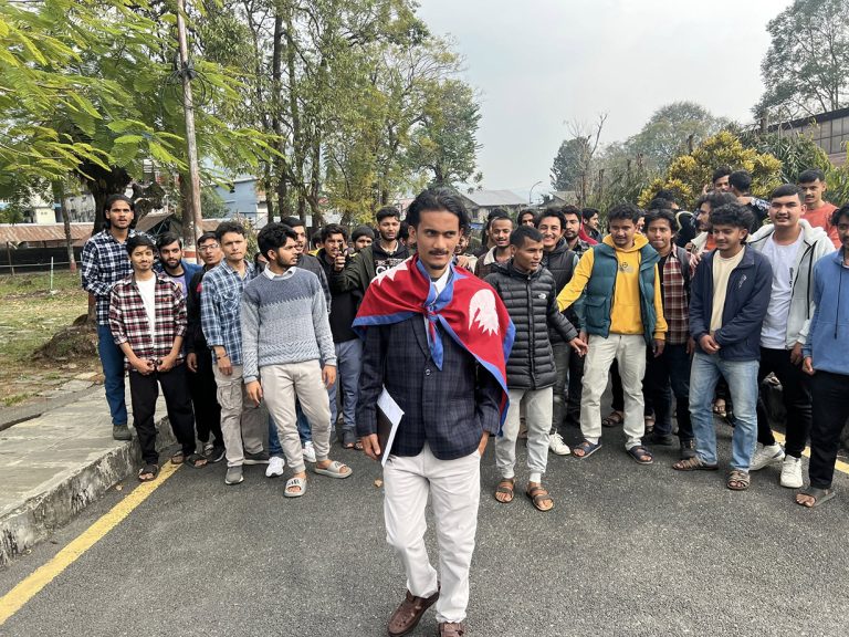 पश्चिमाञ्चल क्याम्पसमा स्वतन्त्र जितेका धामी भन्छन् : विचारले कोही स्वतन्त्र हुँदैन