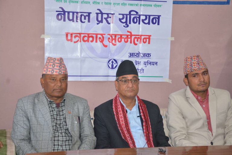 गणतन्त्रको विकल्प राजतन्त्र हुन सक्दैन : गृहमन्त्री लेखक