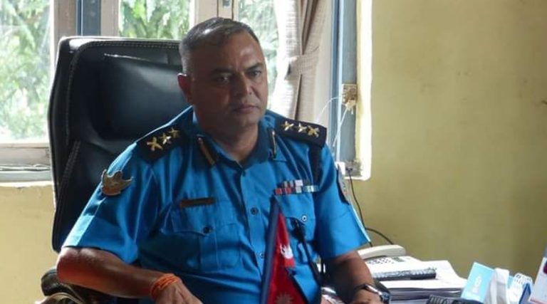 सिरहाका एसपी रमेश पण्डित हेडक्वार्टर तानिए