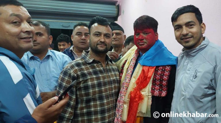 प्रचण्डको तस्वीर जलाउने राप्रपा नेता रिहा