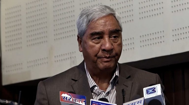 ज्ञानेन्द्र शाह संवैधानिक राजा हुन पनि लायक छैनन् : देउवा