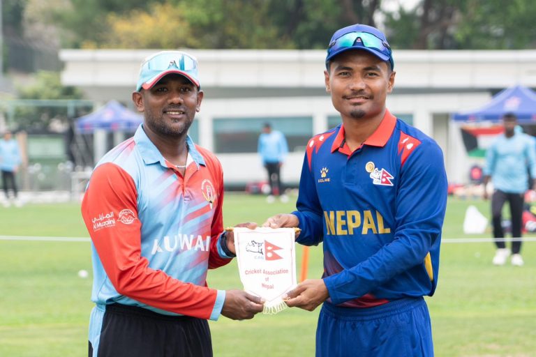 नेपालले टस जितेर कुवेतविरुद्ध बलिङ गर्दै