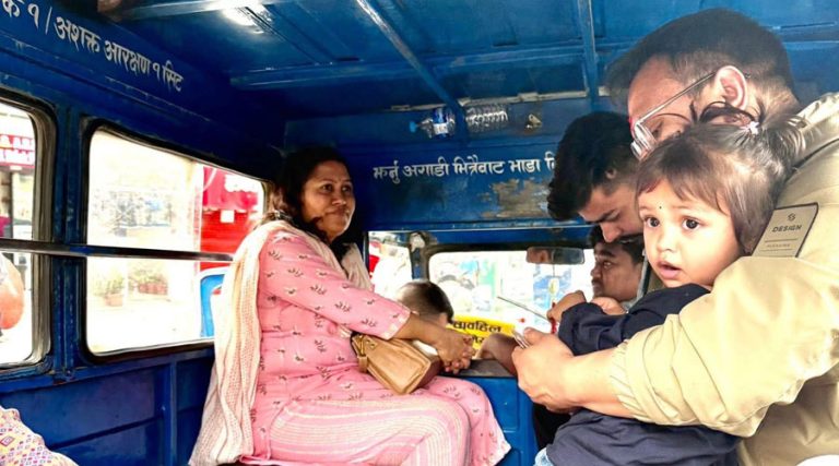 टेम्पो चढेर संसद् आउजाउ गर्छिन् निवर्तमान शिक्षामन्त्री भट्टराई