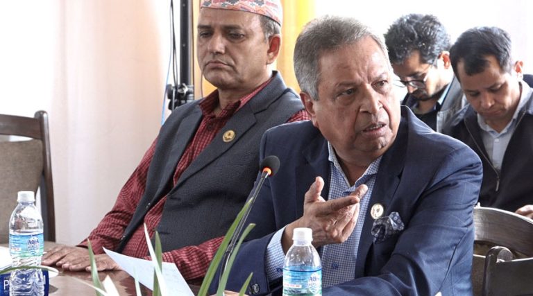अर्थमन्त्रीलाई सांसद चौधरीको सुझाव- रोकिएका परियोजना सम्पन्न गर्नेगरी बजेट ल्याउनुस्