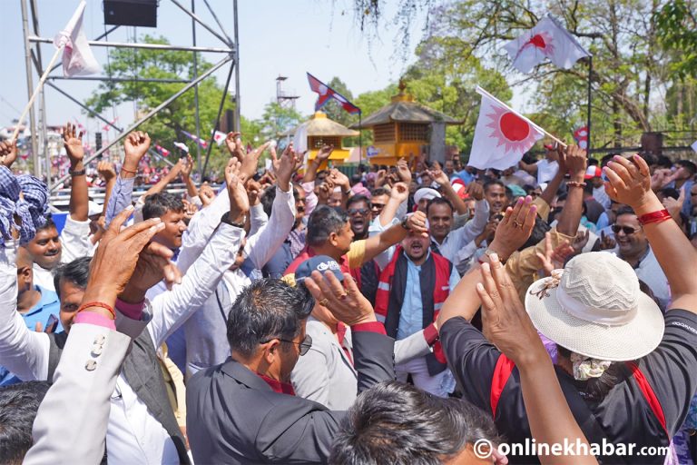 राजावादीलाई हाँक दिन, युवा फकाउन एमाले गयो भृकुटीमण्डप
