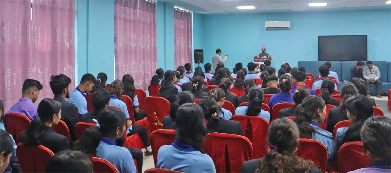 स्नातकमाथिका विद्यार्थीलाई हप्ताको २० घण्टा काम, न्यूनतम ज्याला