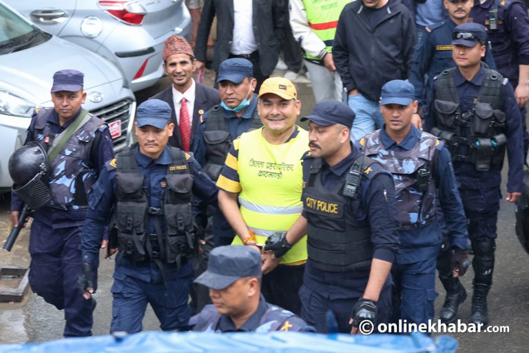 दुर्गा प्रसाईंको बयान : म तीनकुने आउनुअघि नै स्टेजमा टियरग्यास हानिएको थियो