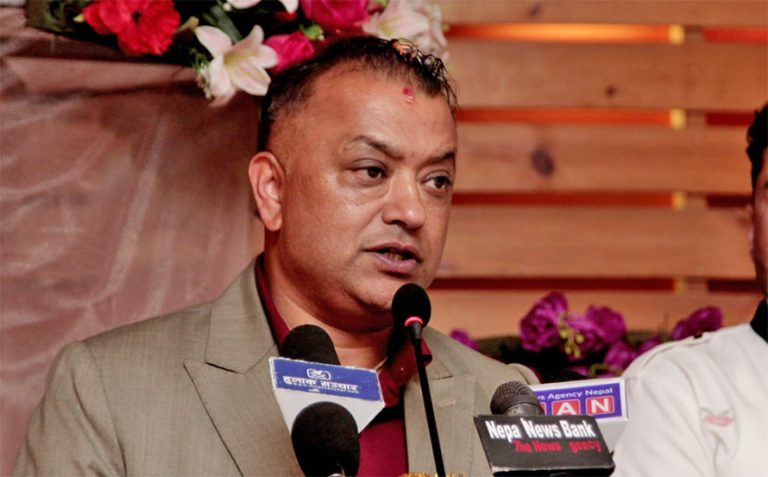 गनगन गर्ने होइन, कांग्रेसले समाधान दिनुपर्छ : गगन थापा