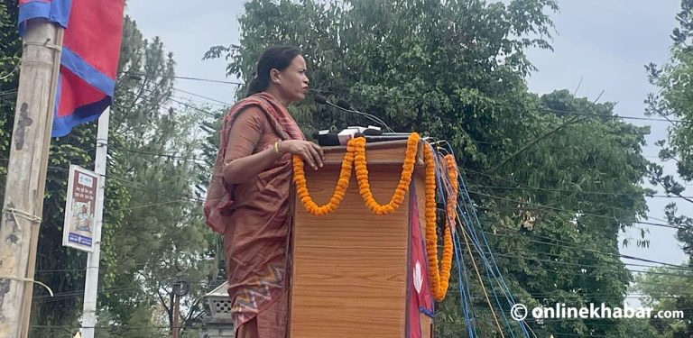 राजावादी सभामा पुगेर एमाले छाडेकी चौधरीले भनिन्- जबज त्रिशूलीमा बगिसक्यो