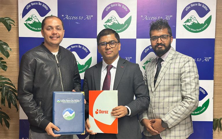 गरिमा विकास बैंकका ग्राहकले दराजबाट सामान किन्दा १५ प्रतिशत छुट पाउने