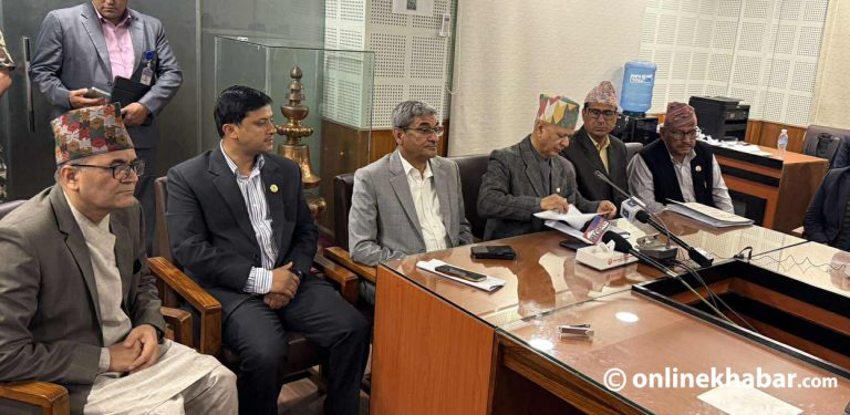 शैक्षिक हड्ताल स्थगित, भर्ना र परीक्षामा लाग्न शिक्षक महासंघको निर्देशन