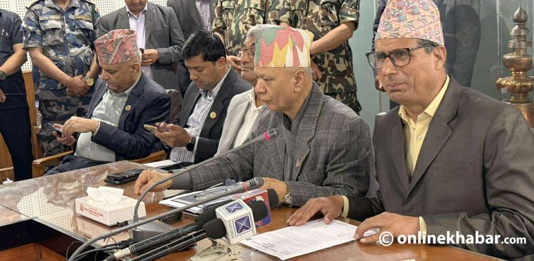 शिक्षक महासंघको चेतावनी- असार १५ सम्म ऐन नआए कडा सडक आन्दोलन गर्छौं