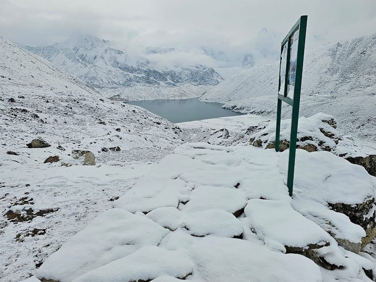 अमेरिकी पदयात्री सगरमाथा क्षेत्रमा सम्पर्कविहीन
