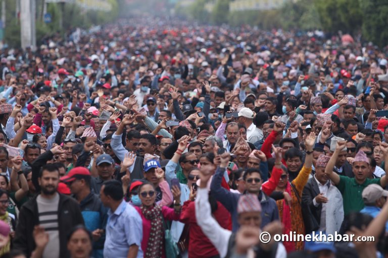 वार्ताको लागि हिँडेको शिक्षक महासंघको टोली बीचबाटै फर्कियो*