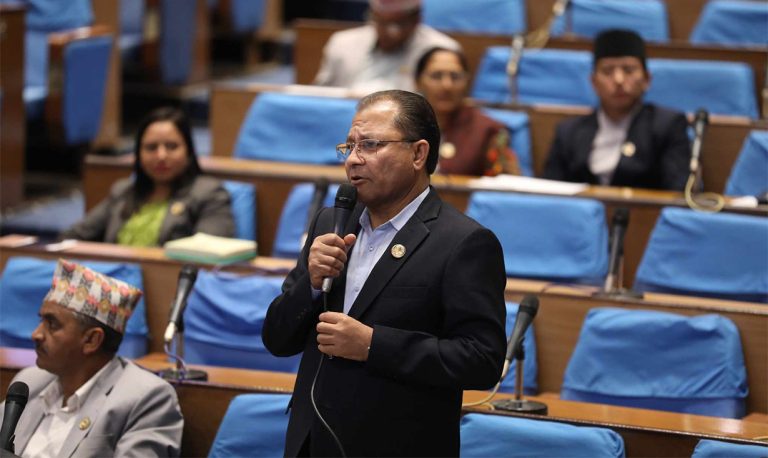 राप्रपालाई एमाले सांसदको प्रश्न – श्री ५ फर्किन्छ भने श्री ३ किन फर्किंदैन ?