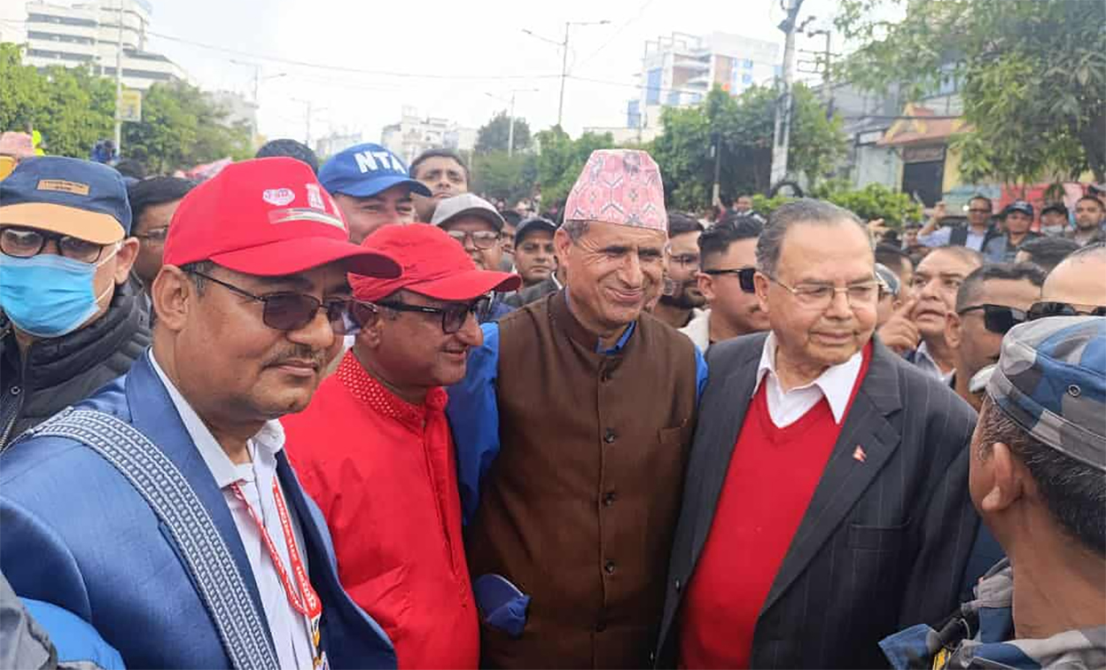 शिक्षक आन्दोलनमा झलनाथ खनालको ऐक्यवद्धता