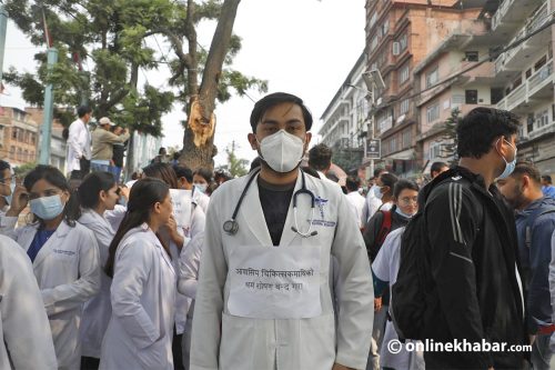 आवासीय चिकित्सकलाई सरकारी सरह भत्ता दिने सर्तमा एमबीबीएस सिट बढाउने तयारी