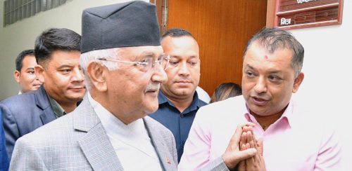 संयन्त्रभित्रै प्रधानमन्त्रीको क्षमतामाथि प्रश्न