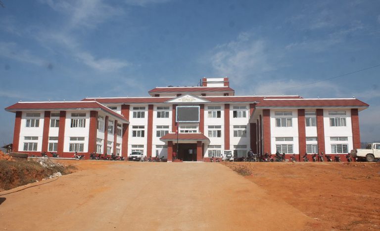 काभ्रेको मण्डनदेउपुर नगरपालिकाले शिक्षकहरुलाई भन्यो– पढाइ सुरु गर