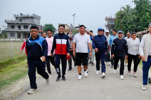 प्रचण्डसँगै सडकमा पूर्वउपराष्ट्रपति पुन, अघिपछि पूर्वछापामार