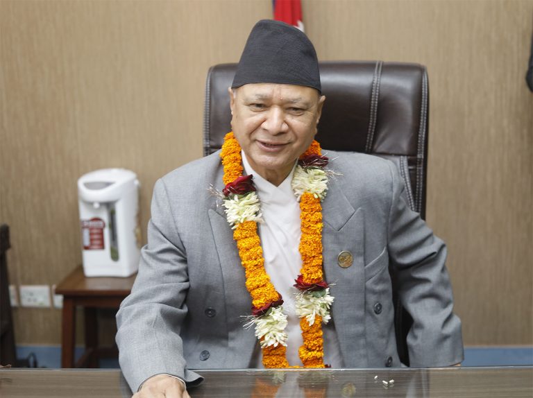 शिक्षामन्त्रीले भने : अब बोल्नेभन्दा काम गर्ने हो, शिक्षकको माग वार्ताबाट समाधान गर्छु