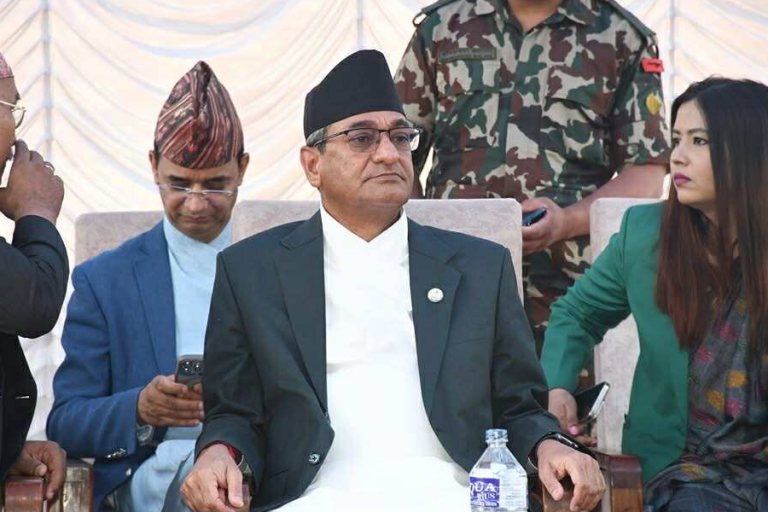 प्रकृति बिगारेर आफैं जोखिम निम्त्याउन हुन्नः गृहमन्त्री लेखक