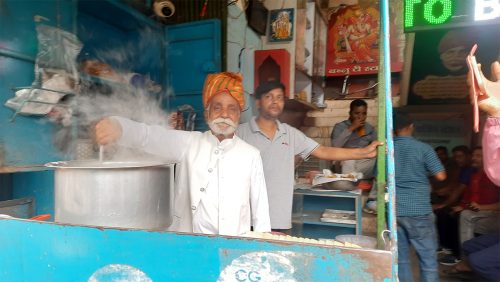 ३० वर्षदेखि पारखीको जिब्रोमा रामनिवासको चिया