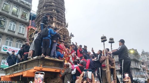 रातो मच्छिन्द्रनाथलाई विधिपूर्वक रथारोहण गरियो