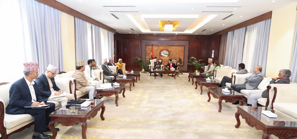 सत्तारुढ दलको बैठक : ‘ब्रेक थ्रु’ हुने गरी नीति तथा कार्यक्रम ल्याउने प्रतिबद्धता