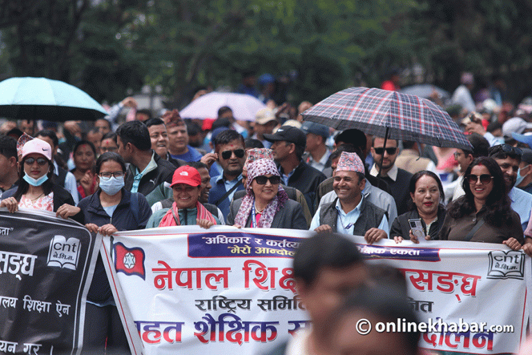 शिक्षक महासंघको निर्णय : विद्यालय बन्ददेखि कक्षा १२ को परीक्षा बहिष्कारसम्म