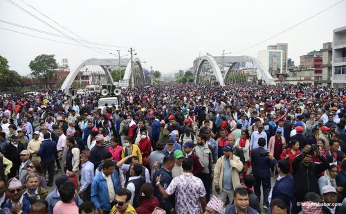 शिक्षक आन्दोलनको २७ औं दिन, यस्तो देखियो बानेश्वर क्षेत्र (तस्वीरहरू)