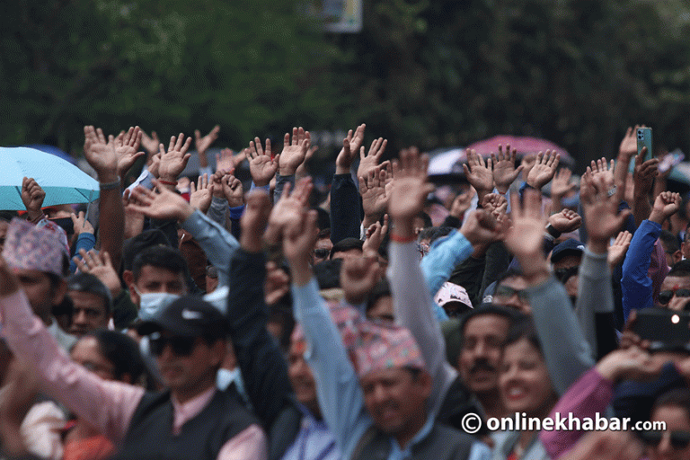 नयाँ बानेश्वरमा शिक्षकहरूले दिए धर्ना