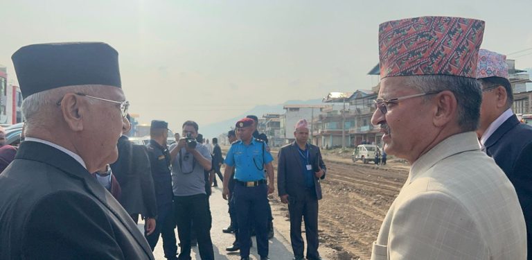 प्रधानमन्त्री ओलीले गरे नारायणगढ बुटवल सडकखण्डको अनुगमन