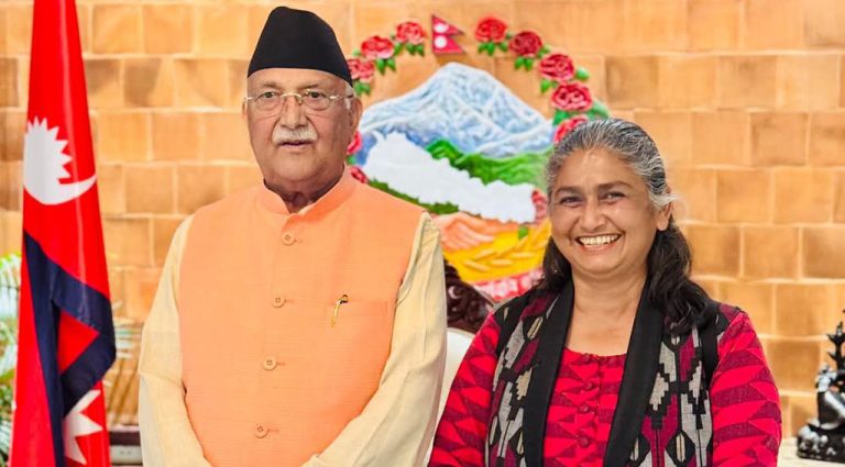 प्रधानमन्त्री ओली र निलम्बित एमाले नेतृ पाण्डेबीच ४५ मिनेट भेट