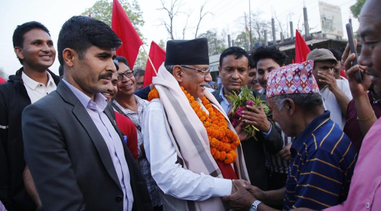 कांग्रेस–एमालेकै नेताहरूबाट गन्ध पाएँ, सरकार ढल्छ : प्रचण्ड