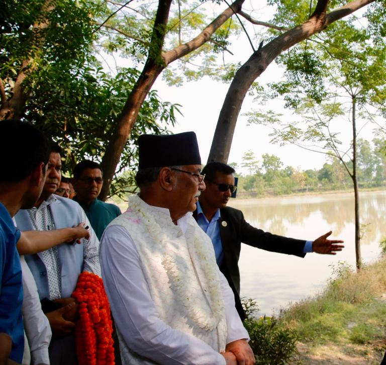 प्रचण्डले गरे कञ्चनपुरको शोभा ताल अवलोकन