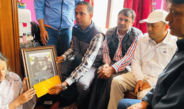 पत्रकार रजकको घरमा प्रेस सेन्टर : परिवारको मागप्रति ऐक्यबद्धता