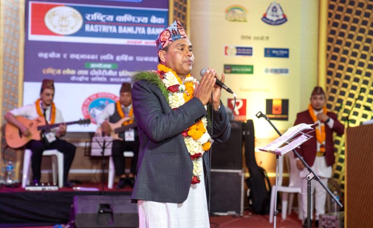 एकल सांगीतिक साँझमा गुञ्जिए पुरूषोत्तम न्यौपाने (तस्वीर)