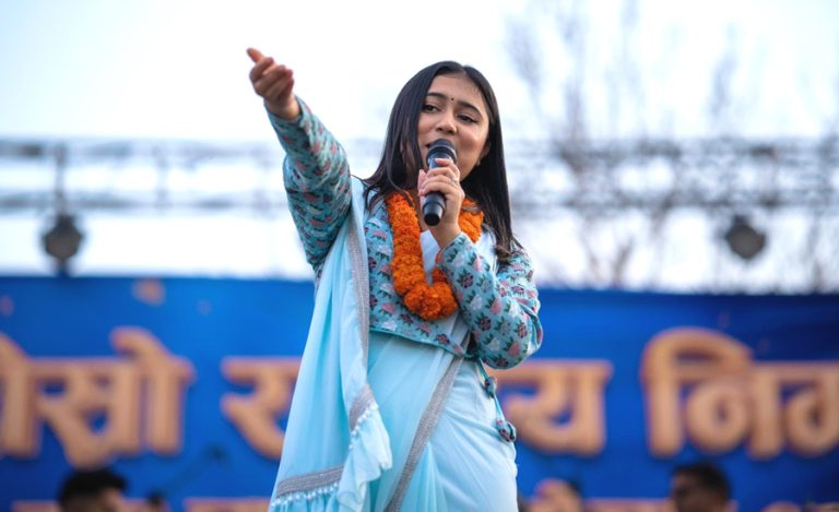 नक्कली फेसबुक आईडीविरुद्ध रचना रिमालले कानूनी उपचार खोज्ने