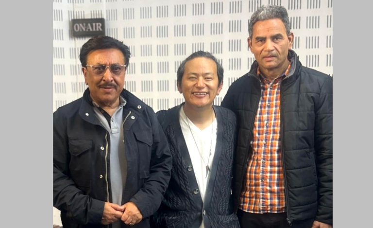 फिल्म गायनमा पपस्टार राजु लामा, गाए ‘सम्झना बिर्सना सललल’