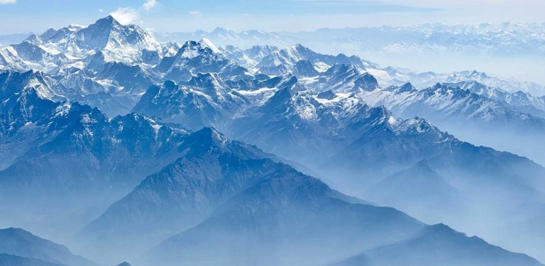 हिमाली पर्यटन : सेतो हिमालमा कालो बादलको घेरा