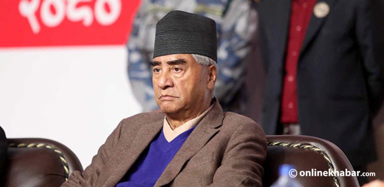 देउवालाई कांग्रेस पदाधिकारीकै प्रश्न : उपचार सिंगापुरमा, फलोअप बैंककमा ?