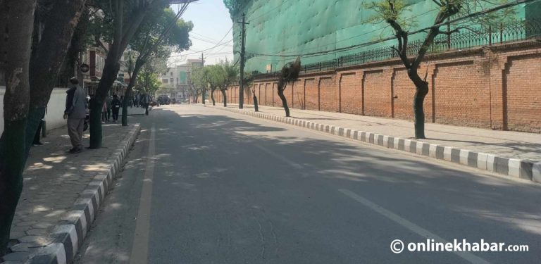 सिंहदरबारको चारैतिरका सडकमा गाडी चलाउन रोक, दंगा टोली तैनाथ
