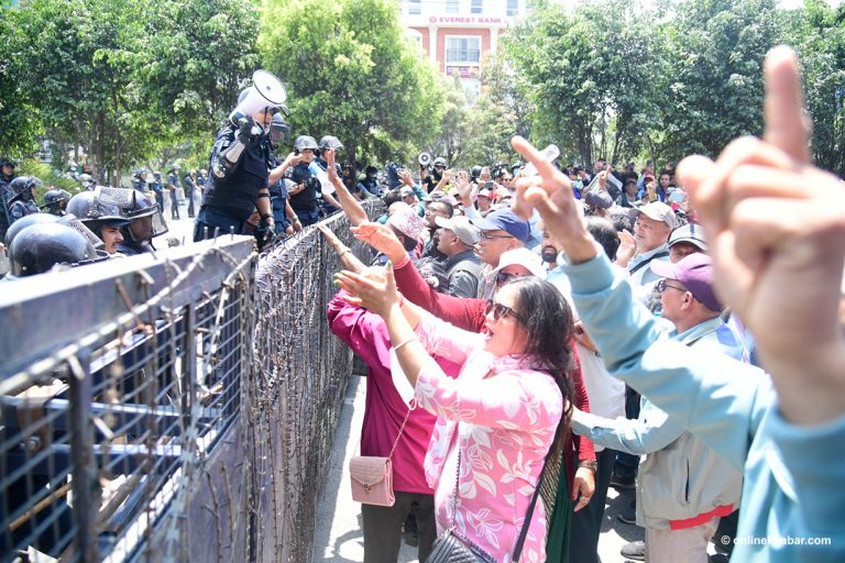 अभिभावक संघको काउन्टर : बालबालिकाको पढ्ने अधिकार कुण्ठित नगरियोस्