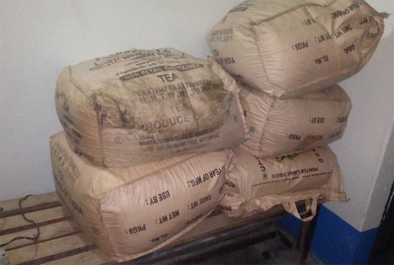 उपभोग्य अवधि उल्लेख नभएको २३१ किलो आयातित चिया रोक्का