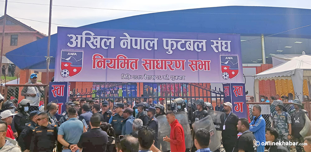 एन्फाको साधारण सभामा गणेश थापालाई रोकेपछि तनाव (भिडियो)
