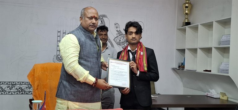 म्याथमेटिक्स कास्य पदक विजेता मिश्रलाई मधेश सरकारको सम्मान
